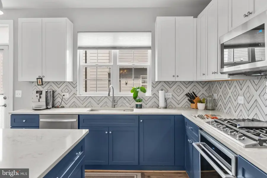 11226 Beaker St, Reston, VA 20190 - #3