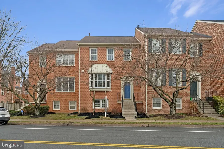 10106 Bushman Dr, Oakton, VA 22124 - #2