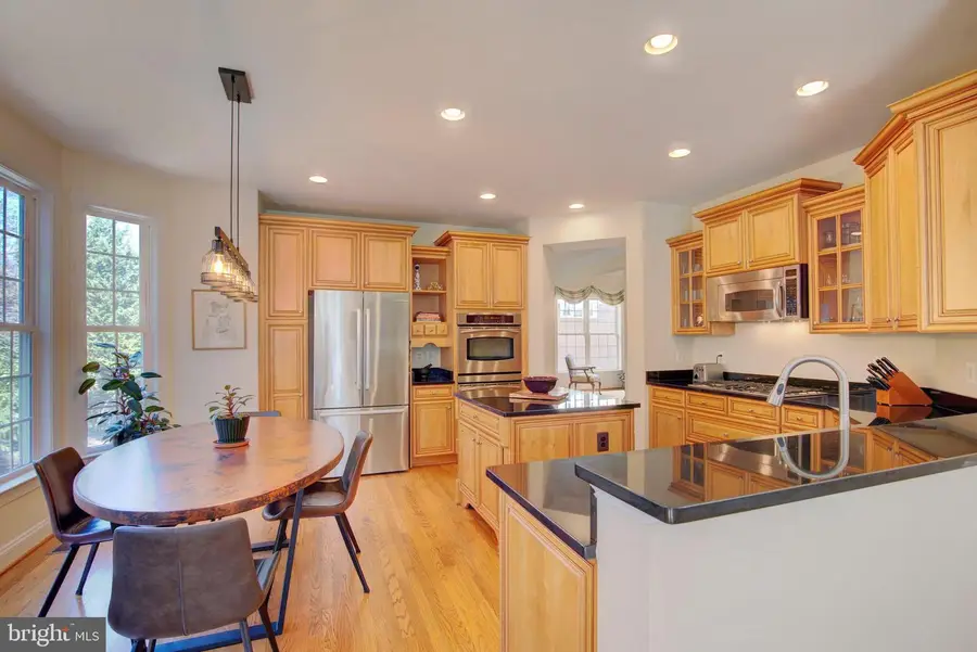 7690 Oak Field Ct, Springfield, VA 22153 - #2