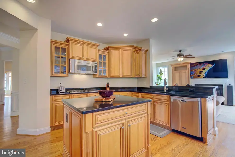 7690 Oak Field Ct, Springfield, VA 22153 - #3