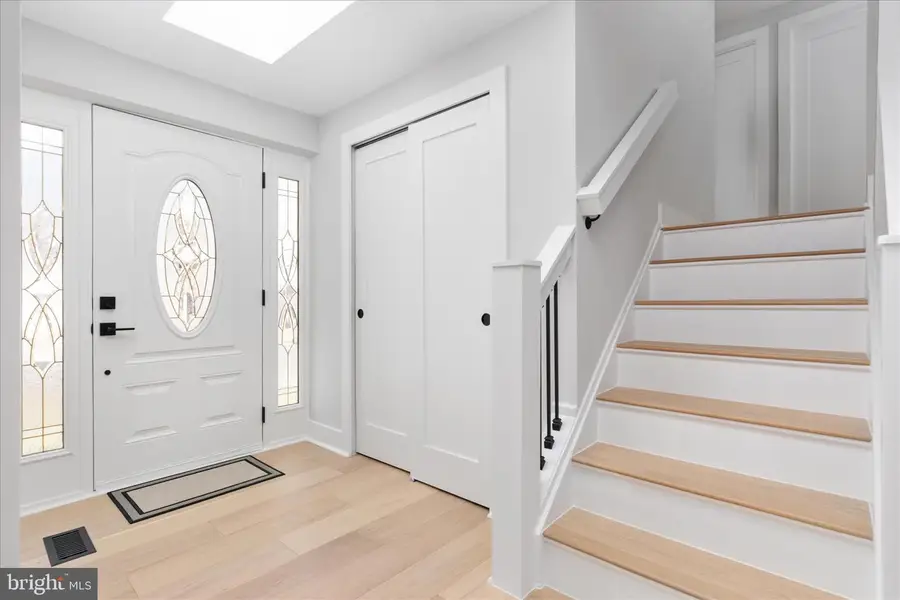 7944 Freehollow Dr, Falls Church, VA 22042 - #3