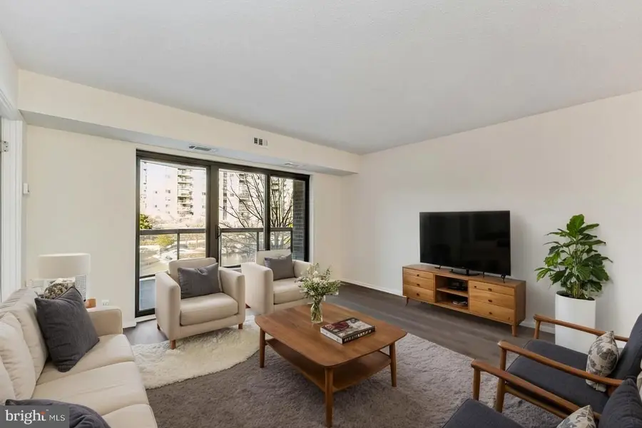 8360 Greensboro Dr #305, McLean, VA 22102 - #2