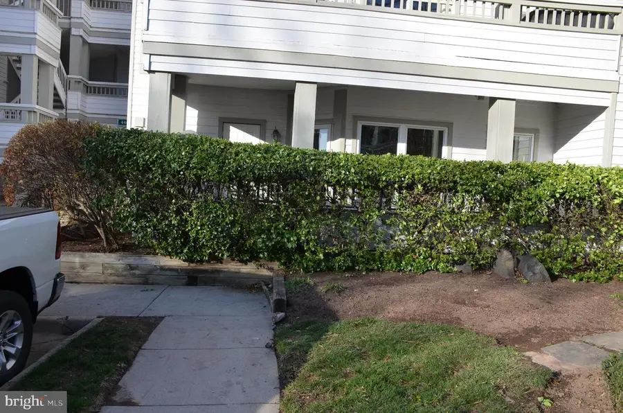 4409 Fair Stone Dr #101, Fairfax, VA 22033 - #2