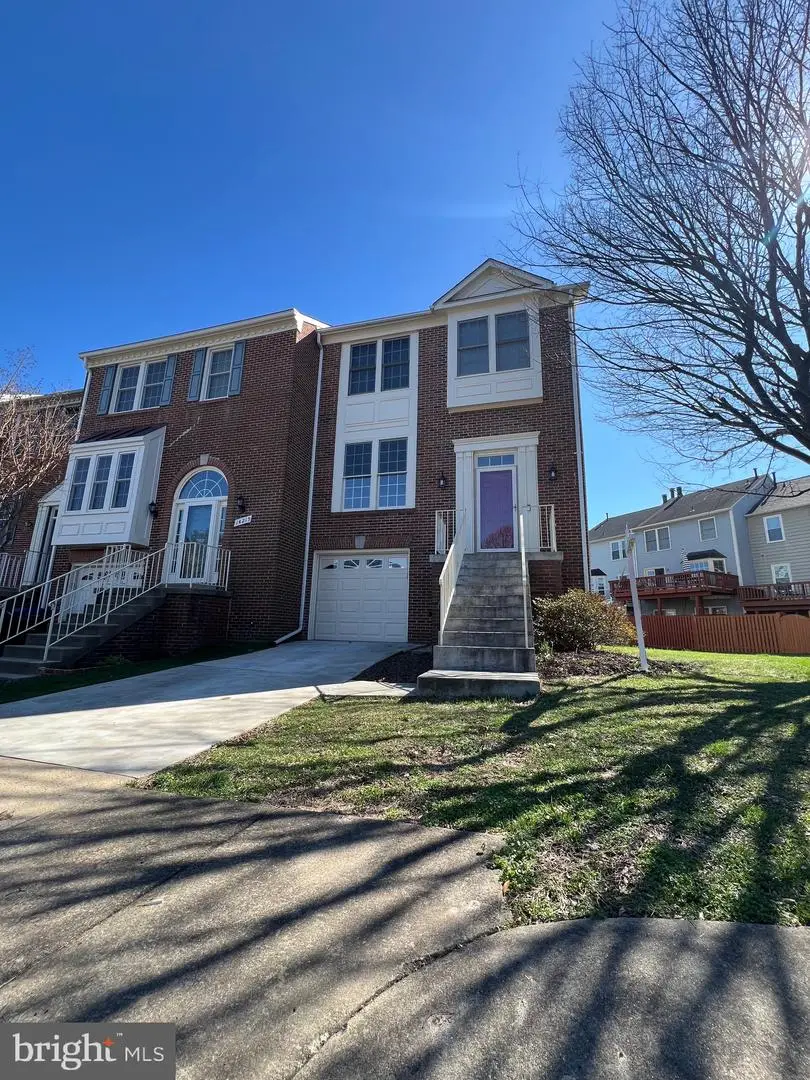 14217 Belt Buckle Ct, Centreville, VA 20121 - #2