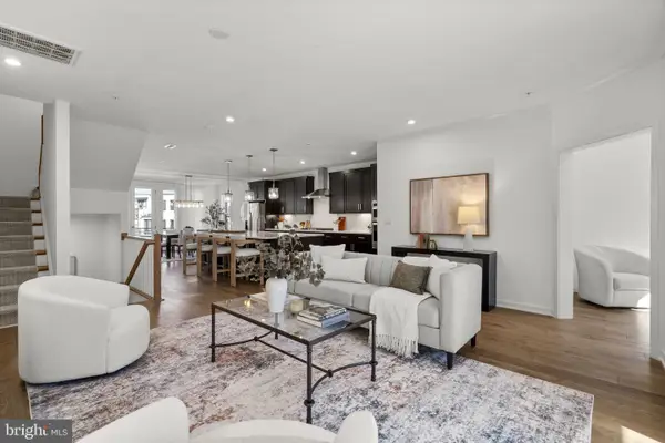 14420 Beckett Glen Cir #902, CHANTILLY, VA 20151