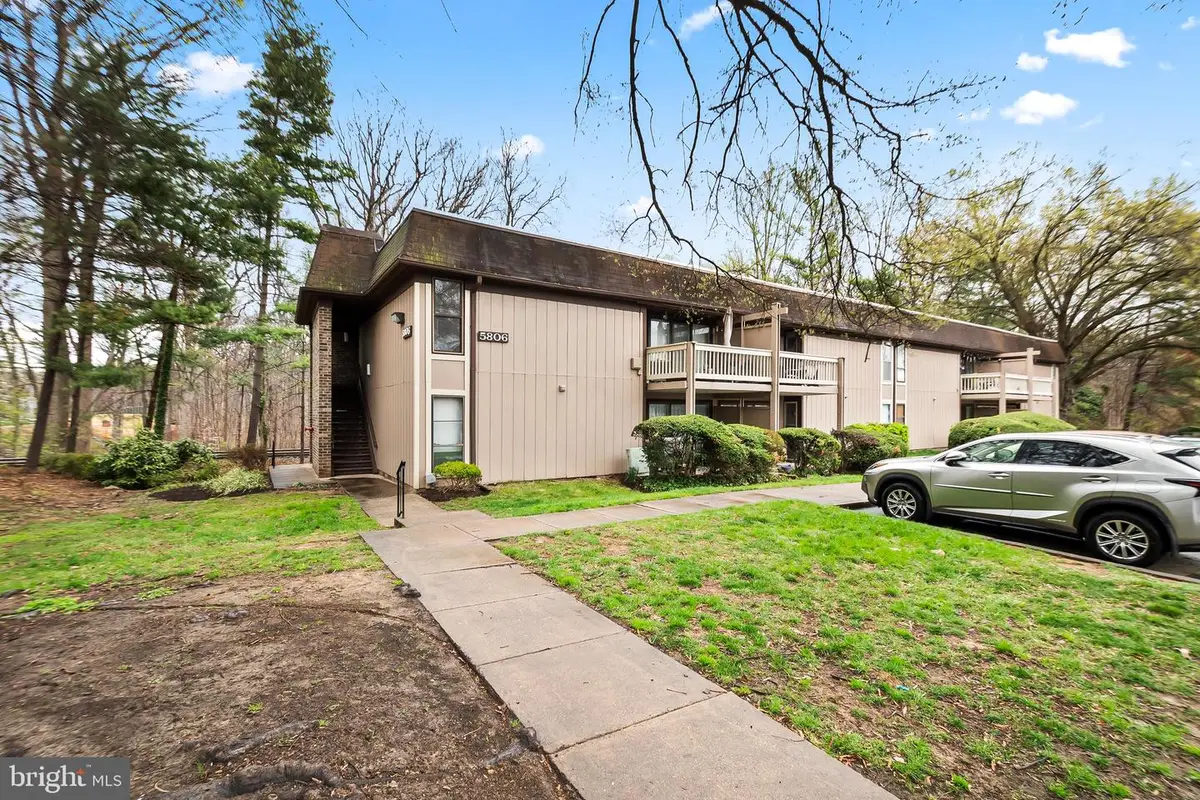 5806 Royal Ridge Dr #f, Springfield, VA 22152 - #1
