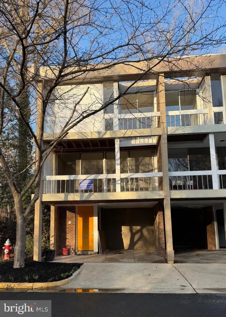 11526 Maple Ridge Rd, Reston, VA 20190 - #1