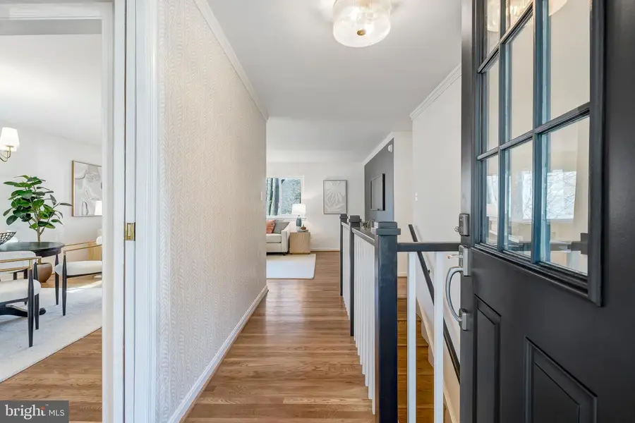 9891 Becket Ct, Fairfax, VA 22032 - #2