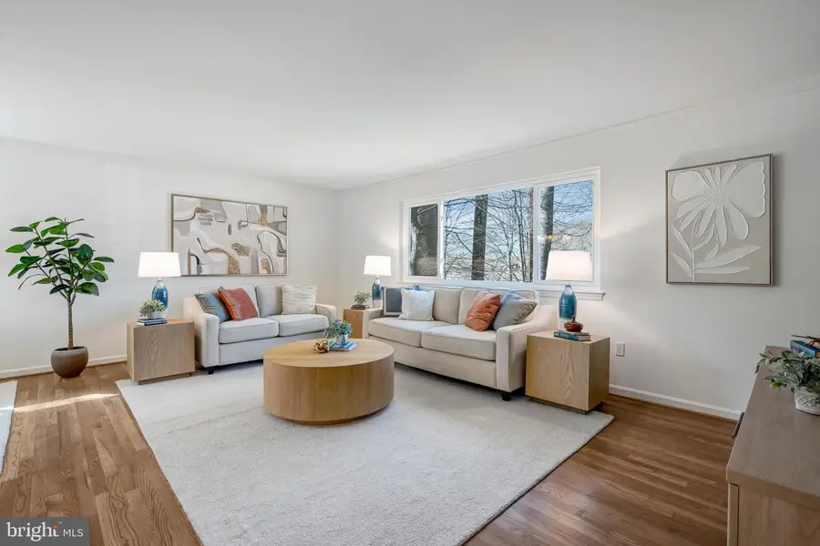 9891 Becket Ct, Fairfax, VA 22032 - #3