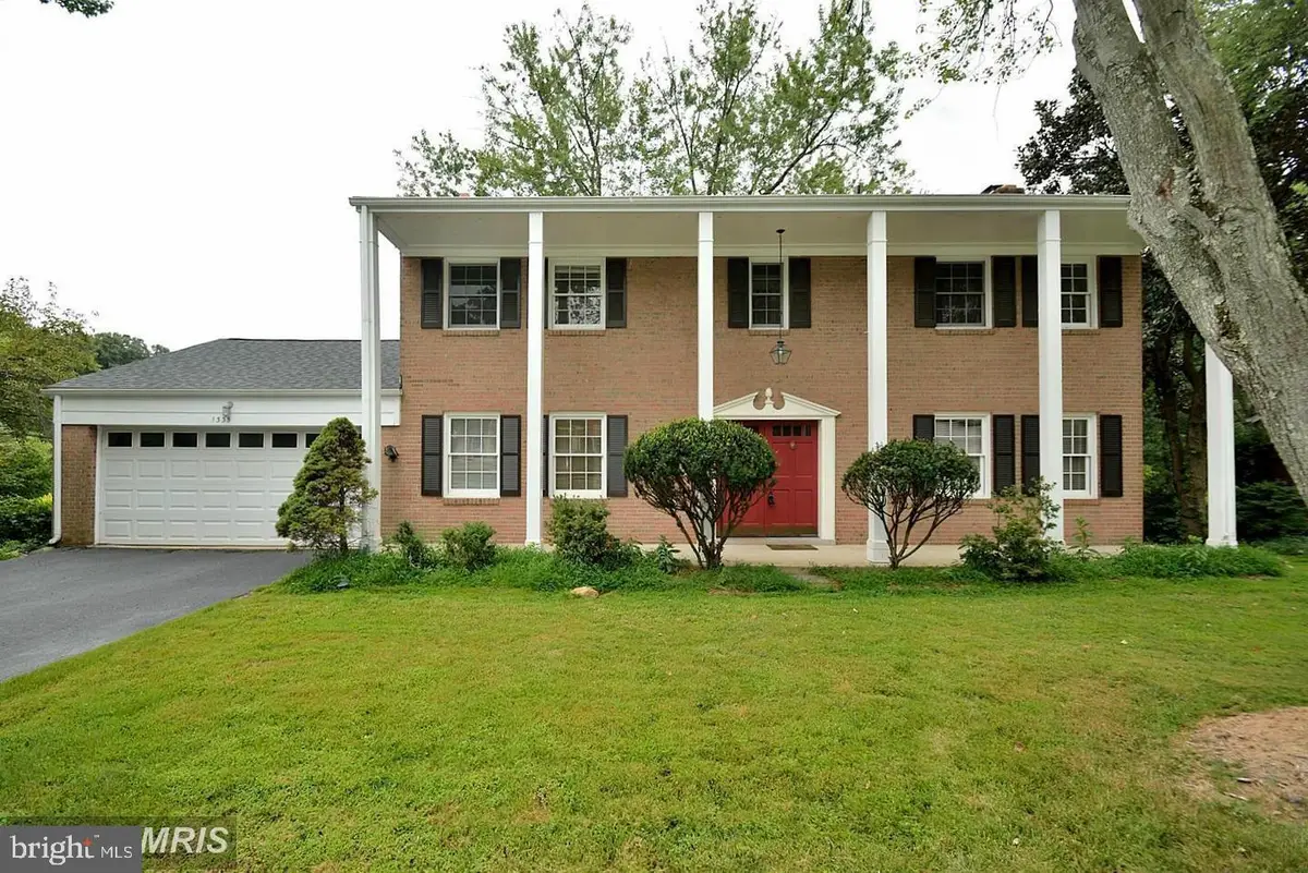 1335 Macbeth St, McLean, VA 22102 - #1
