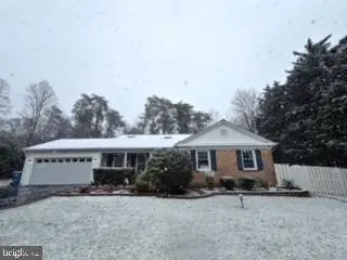 5425 Governor Yeardley Dr, Fairfax, VA 22032 - #1