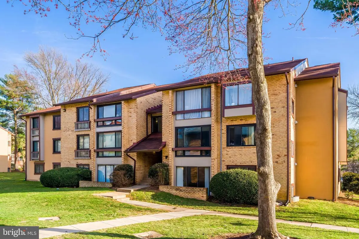 10218 Bushman Dr #101, Oakton, VA 22124 - #1