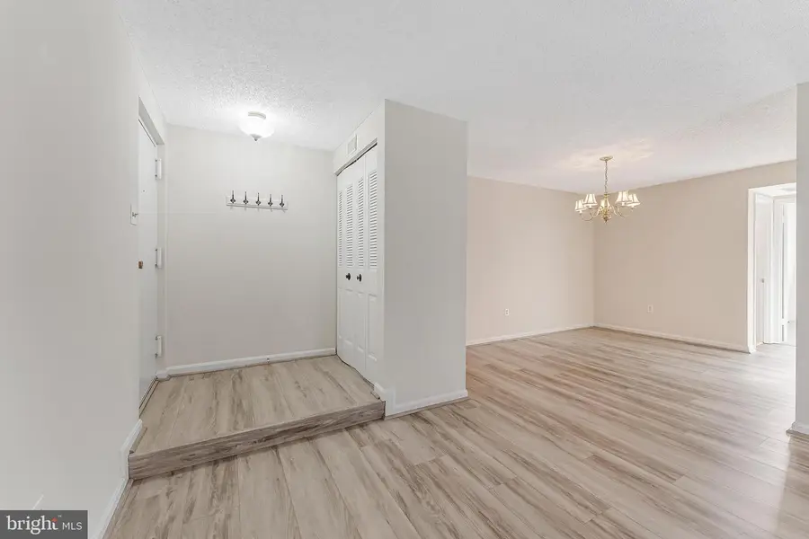 10218 Bushman Dr #101, Oakton, VA 22124 - #2