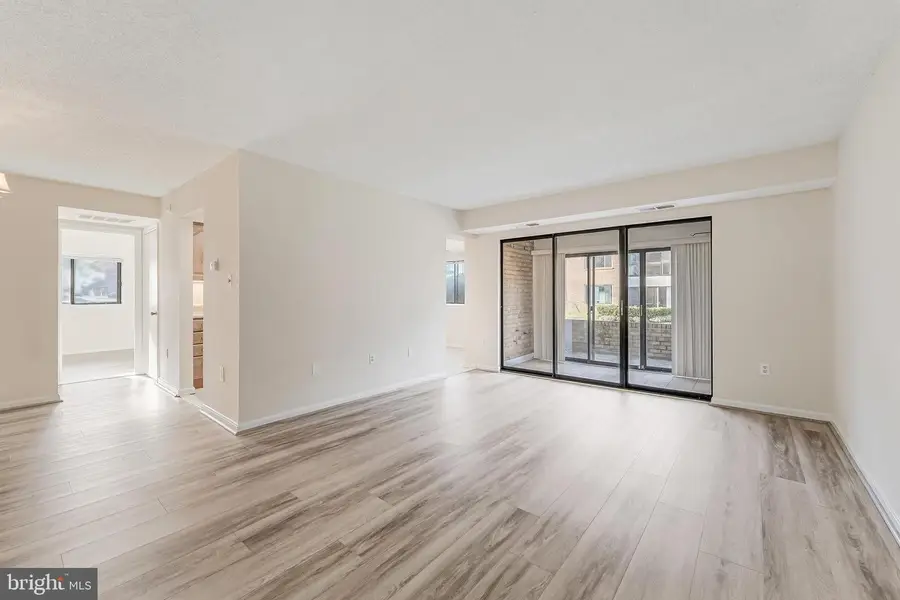 10218 Bushman Dr #101, Oakton, VA 22124 - #3