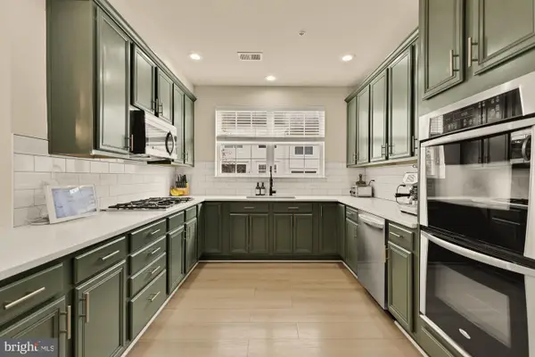 4420 Beechstone Ln #b, FAIRFAX, VA 22033