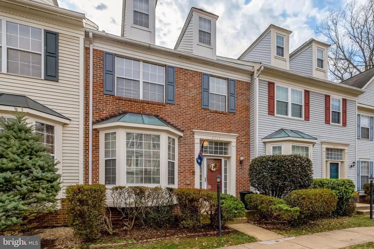 5715 Clapham Rd, Alexandria, VA 22315 - #1