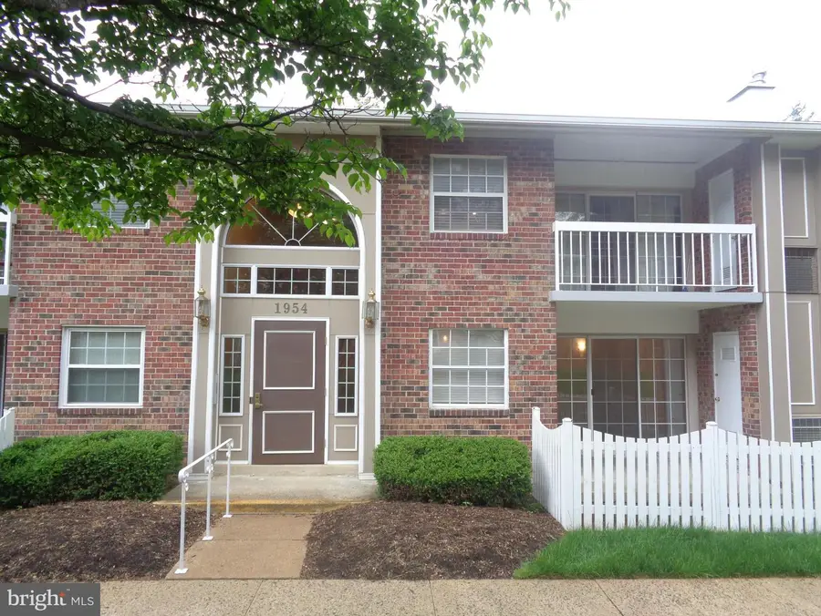 1954 Kennedy Dr #104, McLean, VA 22102 - #2