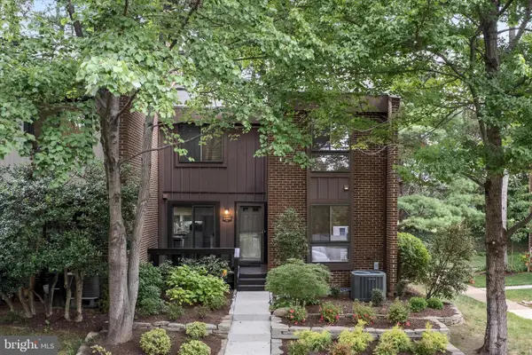 11860 S Lakes Ct, RESTON, VA 20191