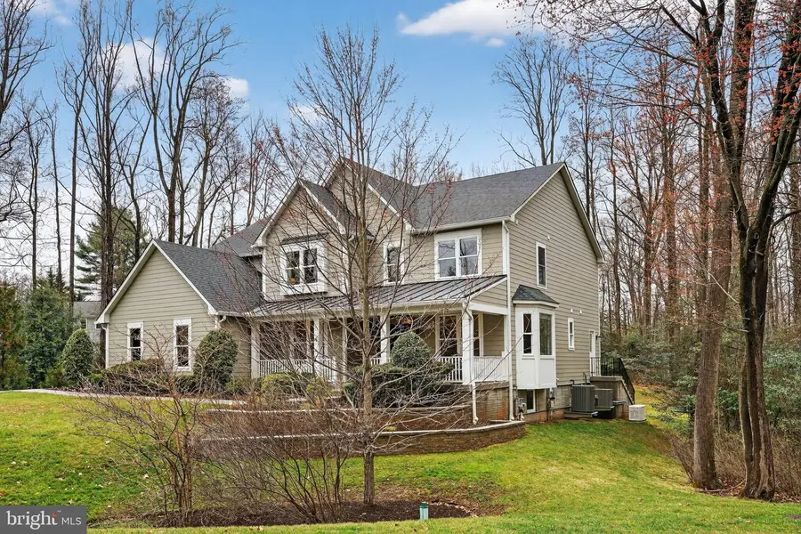 3527 Valeview Dr, Oakton, VA 22124 - #3