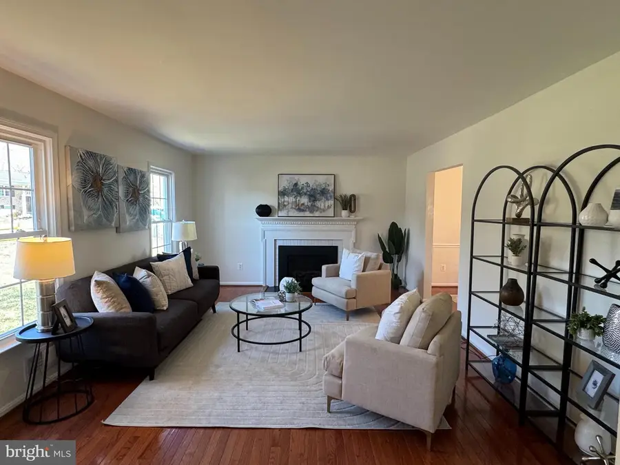 7627 Luton Pl, Alexandria, VA 22315 - #3