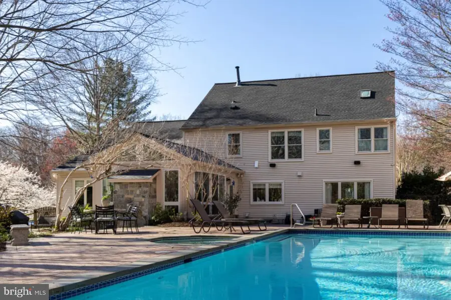 7317 S View Ct, Fairfax Station, VA 22039 - #2