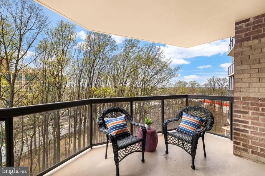 8370 Greensboro Dr #608, McLean, VA 22102 - #3