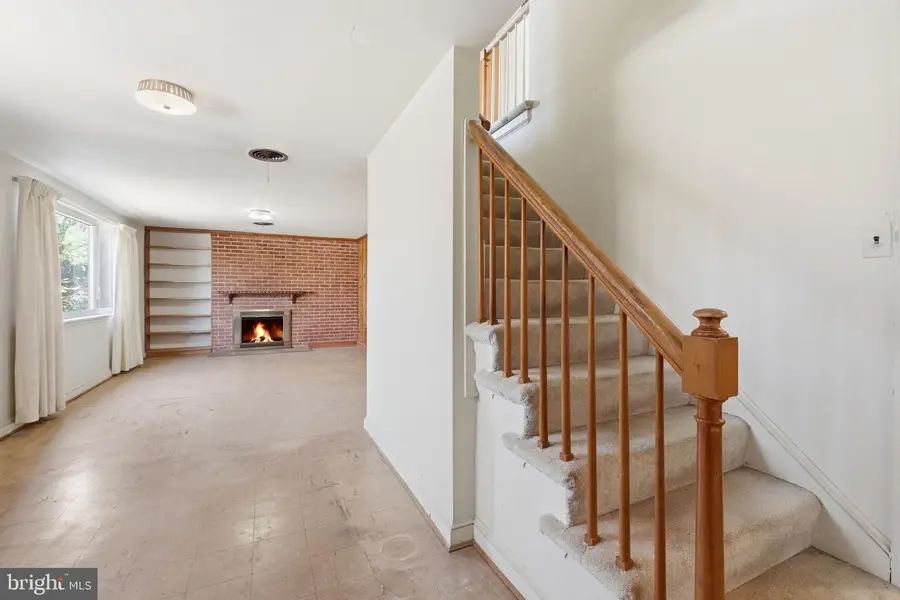 3806 Howard St, Annandale, VA 22003 - #2