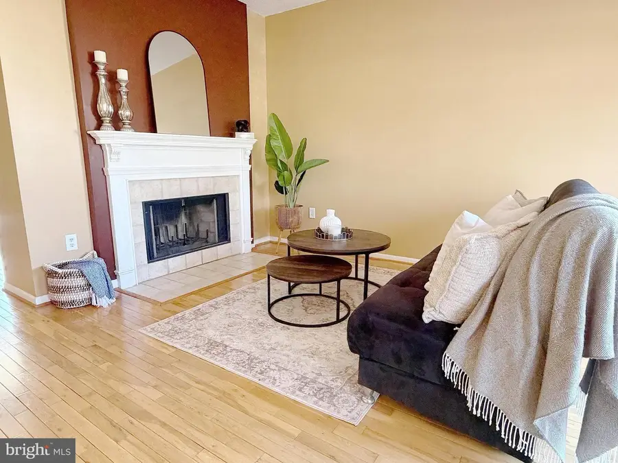 12150 Wedgeway Ct, Fairfax, VA 22033 - #3
