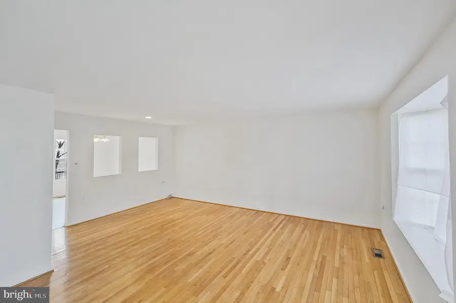 10256 Quiet Pond Ter, Burke, VA 22015 - #2