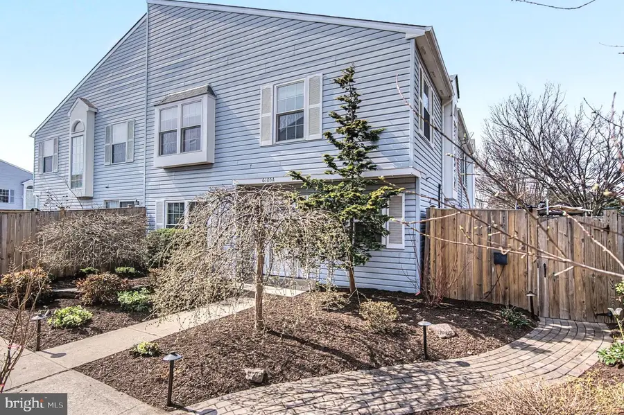 6105-a Hoskins Hollow Cir, Centreville, VA 20121 - #2