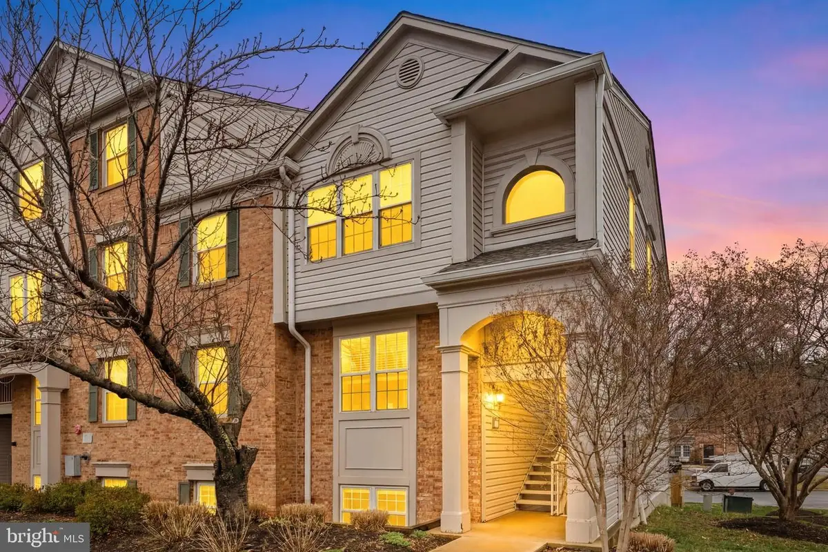 2800 Emma Lee St #101, Falls Church, VA 22042 - #1