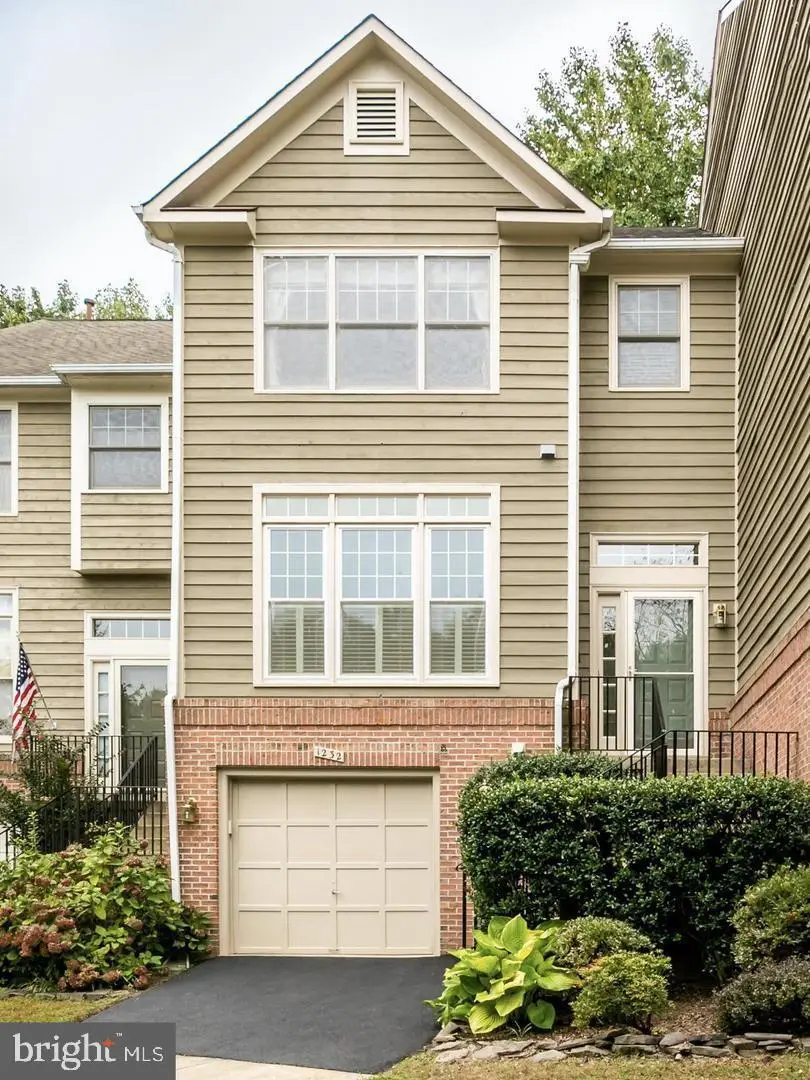 1232 Weatherstone Ct, Reston, VA 20194 - #1