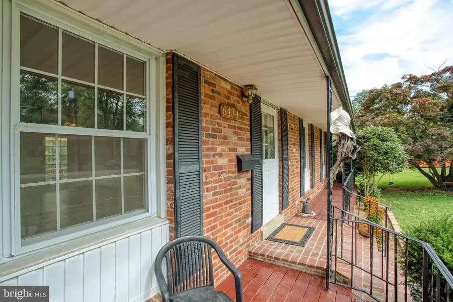 6434 Carriage Dr, Alexandria, VA 22310 - #2