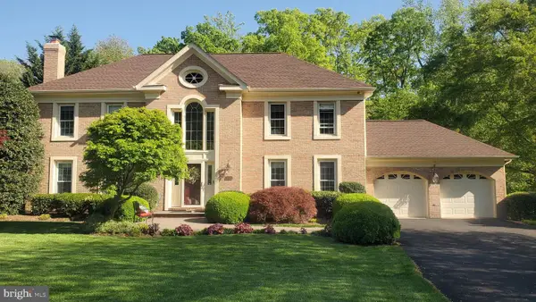 9527 Crosspointe Dr, FAIRFAX STATION, VA 22039