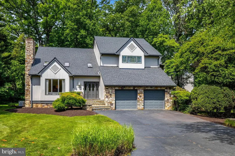 904 Falls Bridge Ln, Great Falls, VA 22066 - #2