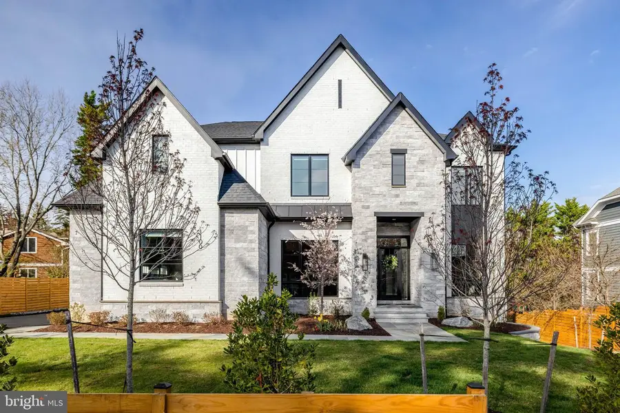 1100 Balls Hill Rd, McLean, VA 22101 - #3