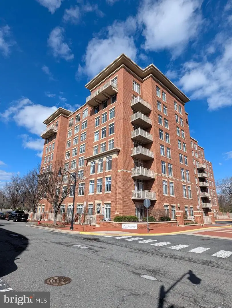 4490 Market Commons Dr #110, Fairfax, VA 22033 - #3