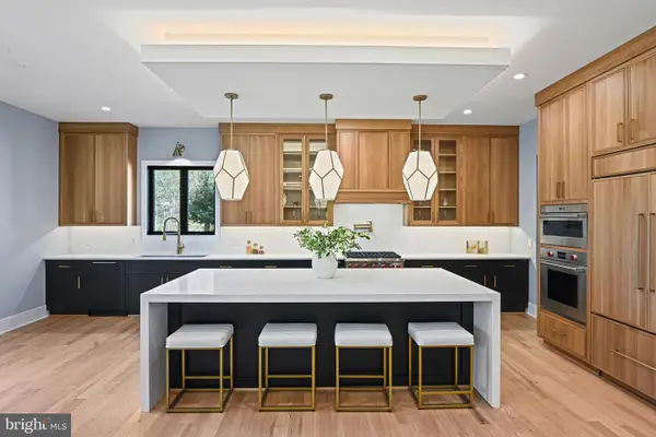 1052 Balls Hill Rd, MCLEAN, VA 22101