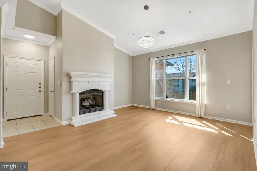 12104 Garden Grove Cir #401, Fairfax, VA 22030 - #3