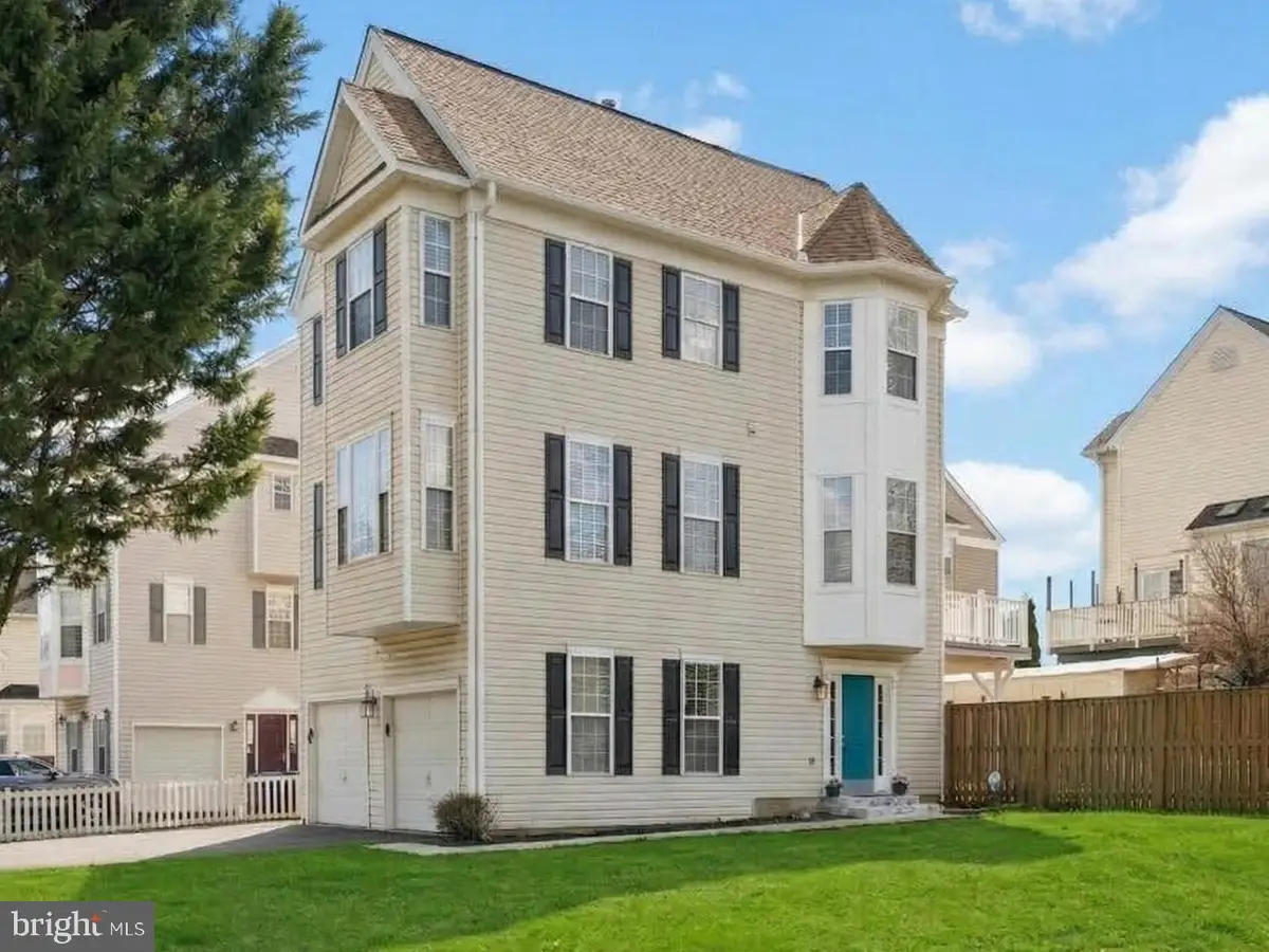 8261 Electric Ave, Vienna, VA 22182 - #1