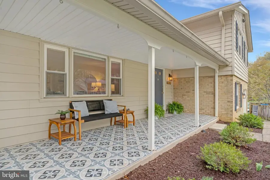 10424 Collingham Dr, Fairfax, VA 22032 - #2