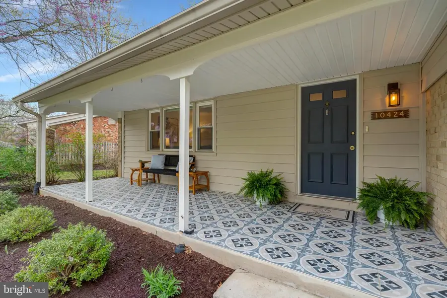 10424 Collingham Dr, Fairfax, VA 22032 - #3