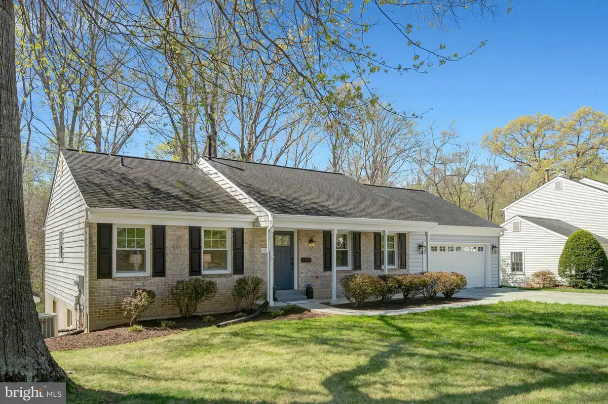 8813 Queen Elizabeth Blvd, Annandale, VA 22003 - #1