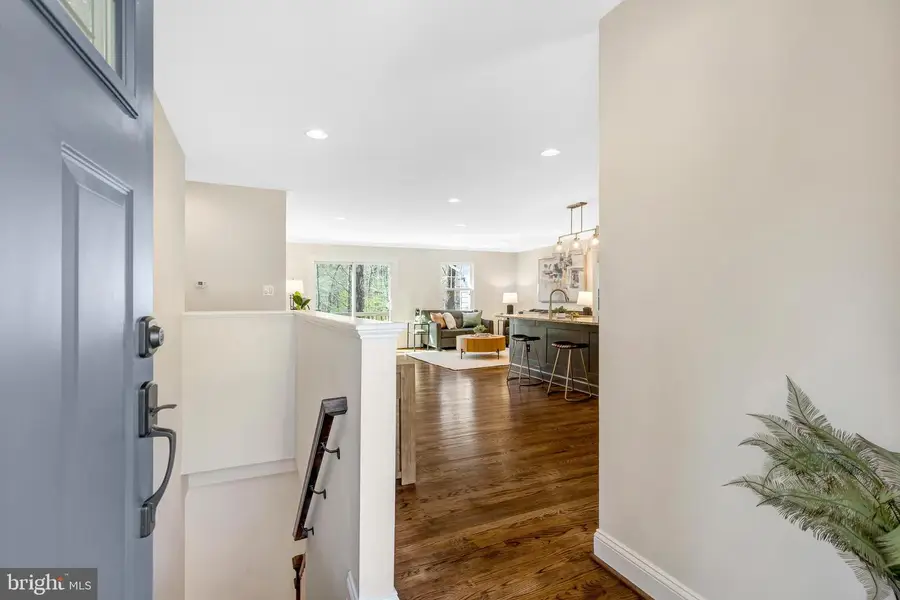 8813 Queen Elizabeth Blvd, Annandale, VA 22003 - #3