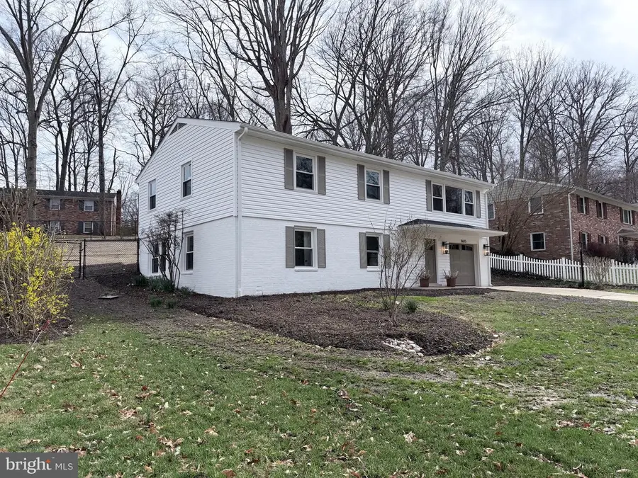 8615 Kerry Ln, Springfield, VA 22152 - #3