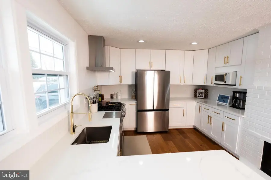 7304 Inzer St, Springfield, VA 22151 - #3