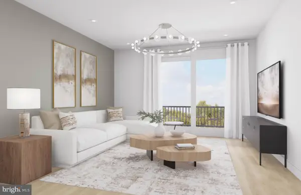 8131 Shining Star Ln #404, VIENNA, VA 22182