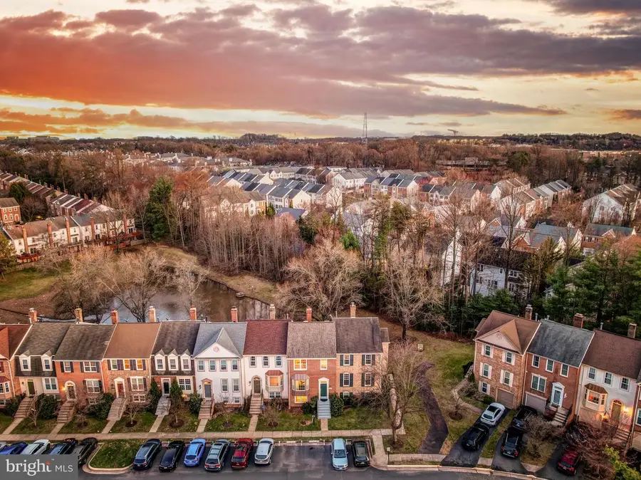 4261 Fox Lake Dr, Fairfax, VA 22033 - #2