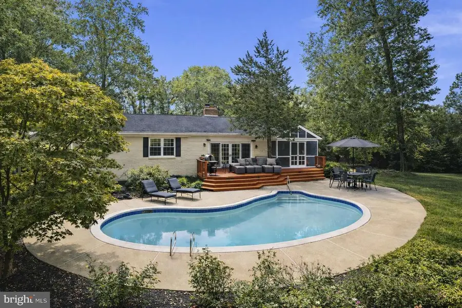 9220 Forest Haven Dr, Alexandria, VA 22309 - #2