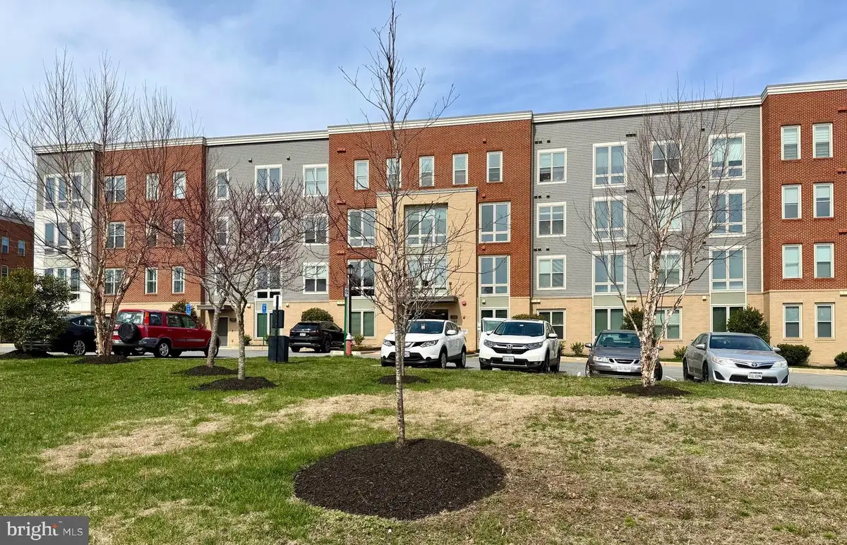 6107 Fairview Farm Dr #202, Alexandria, VA 22315 - #1